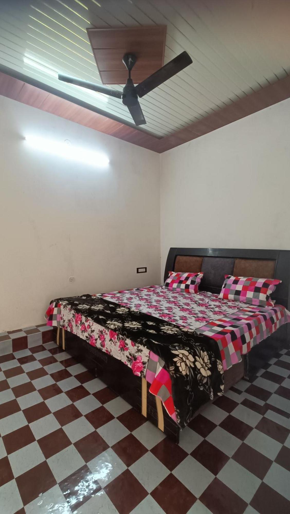 Keshav Narayan Home Stay Mathura Kültér fotó